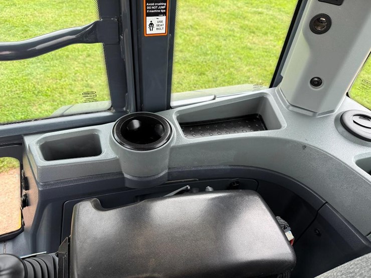 2021-deere-544p-image-59
