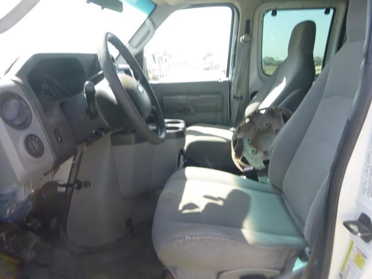 2012-ford-e350-image-9