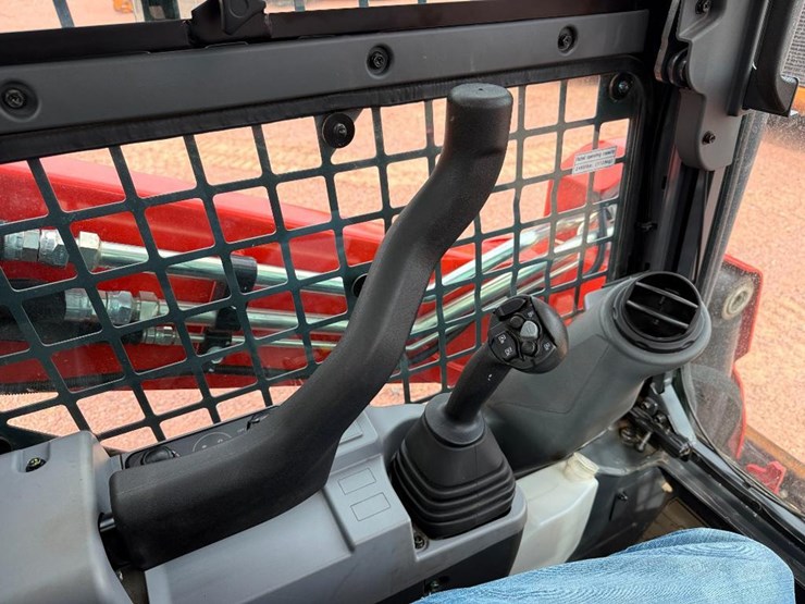 2024-kubota-svl75-3-image-28