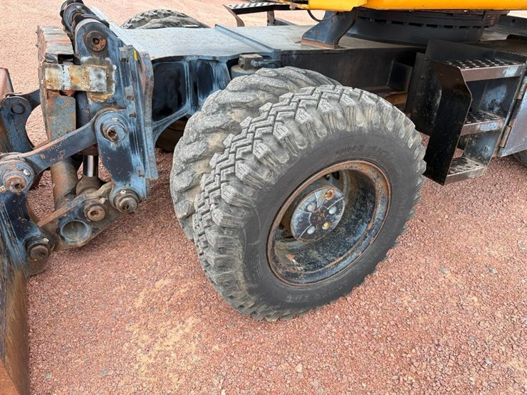 deere-210c-w-image-7