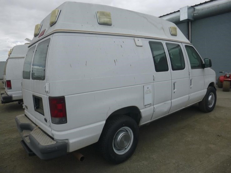 2003-ford-econoline-350-image-3