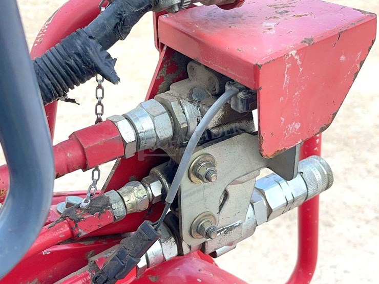 2012-takeuchi-tl10-image-35