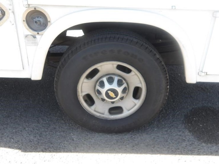 2011-chevrolet-2500-image-6