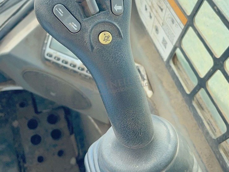 2019-bobcat-t870-image-34