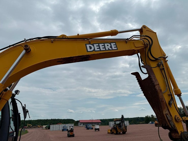 deere-210c-w-image-19