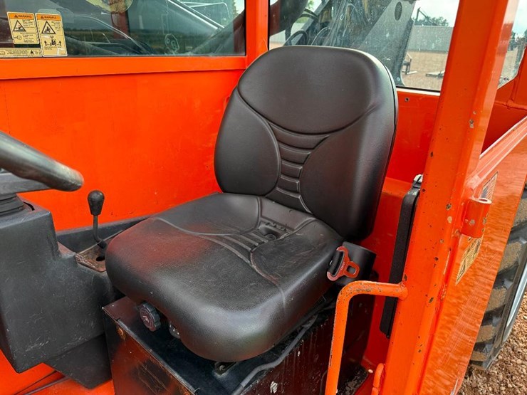 2014-jlg-g6-42a-image-34