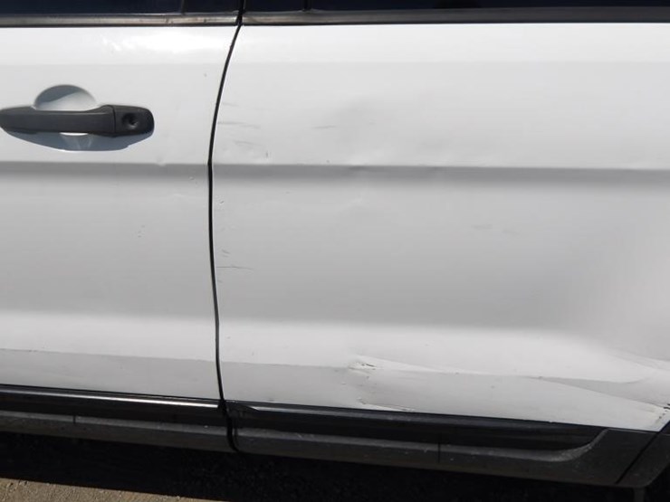 2015-ford-explorer-image-6