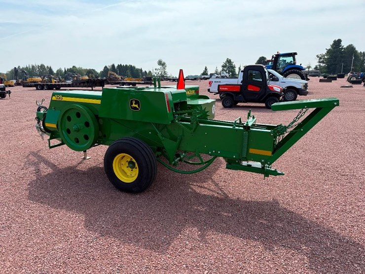 2022-john-deere-328-image-4