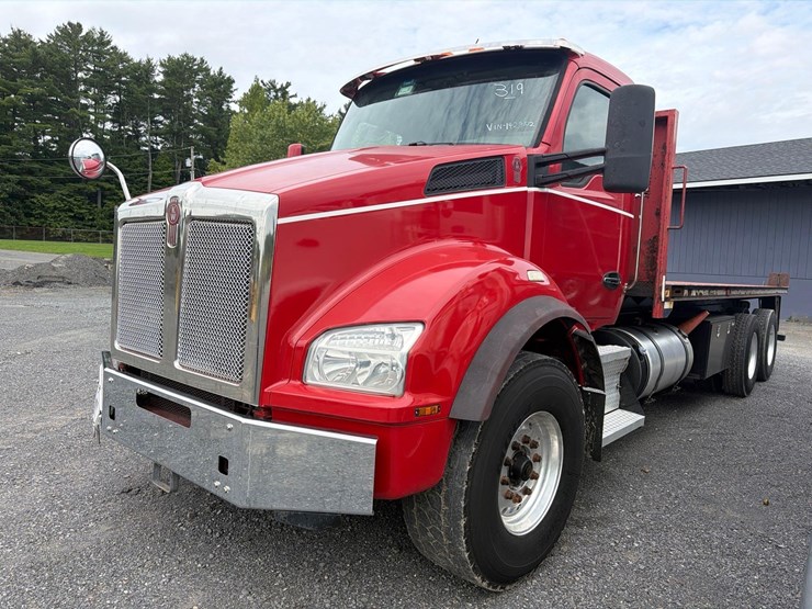 2017-kenworth-t880-image-1