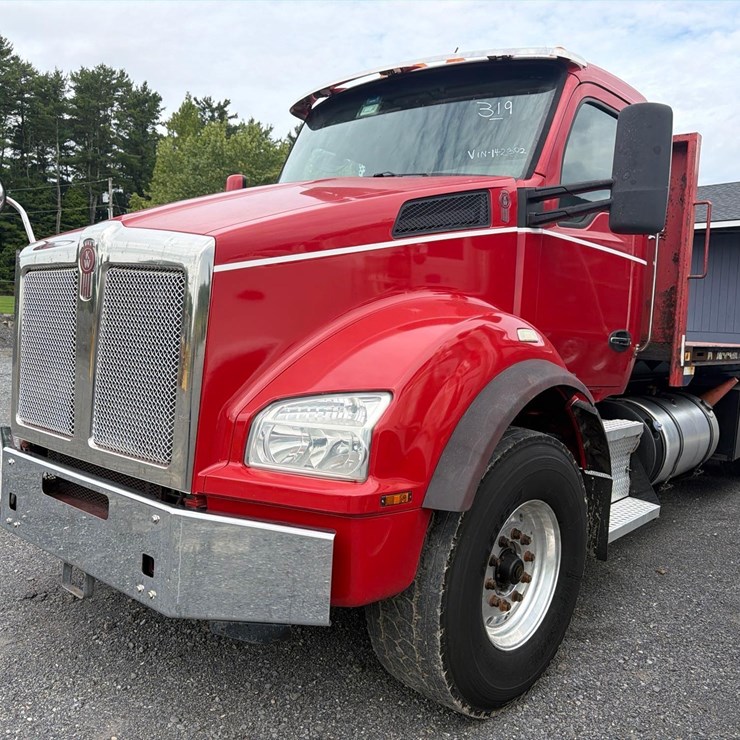 2017 KENWORTH T880