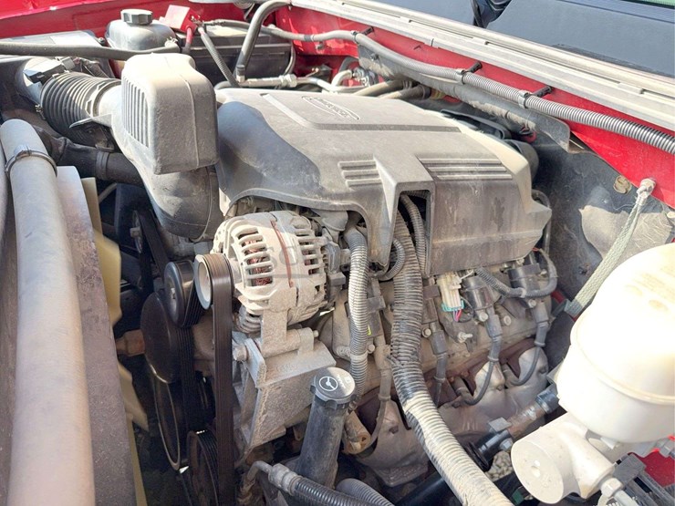 2013-chevrolet-2500hd-image-30