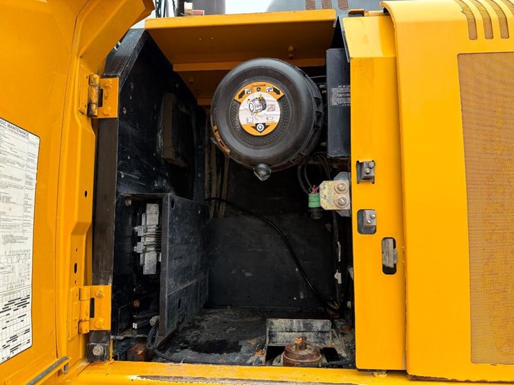 john-deere-2010-image-44