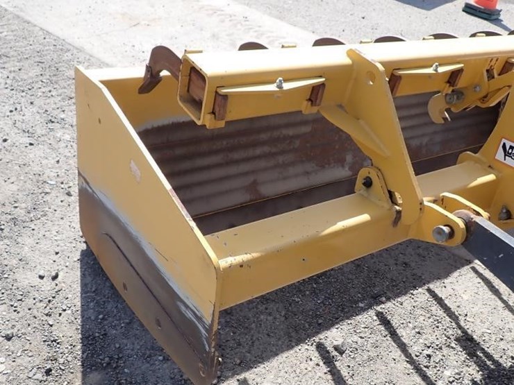2019-deere-210lep-image-16