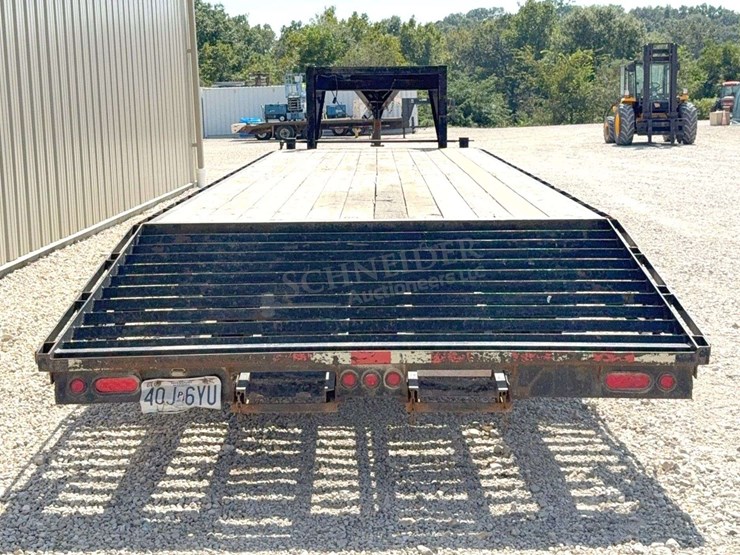 2014-trailerman-29'-flatbed-gooseneck-trailer-image-7