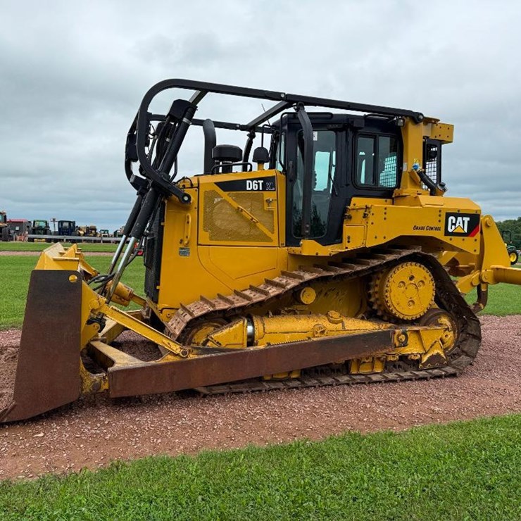 CATERPILLAR D6T XL