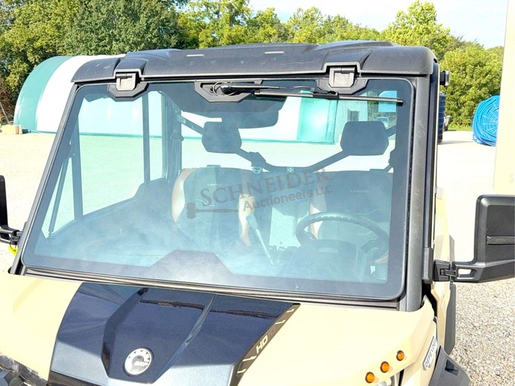 2023-can-am-hd10-defender-limited-4x4-utv-image-13
