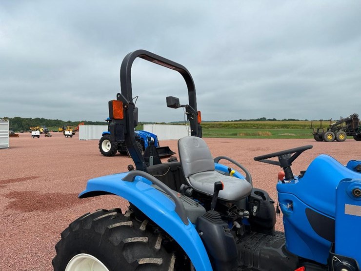 new-holland-tc35da-image-21
