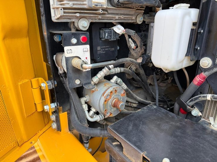 deere-130g-image-50
