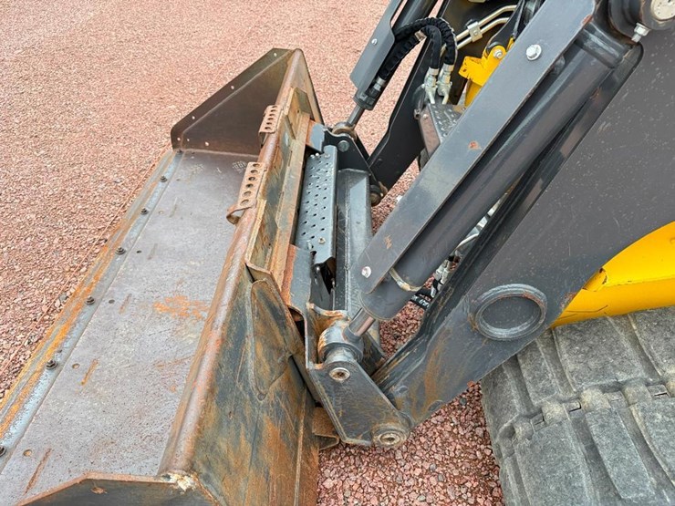 new-holland-c362-image-14