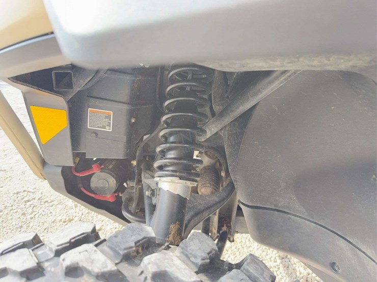 2023-can-am-hd10-defender-limited-4x4-utv-image-26