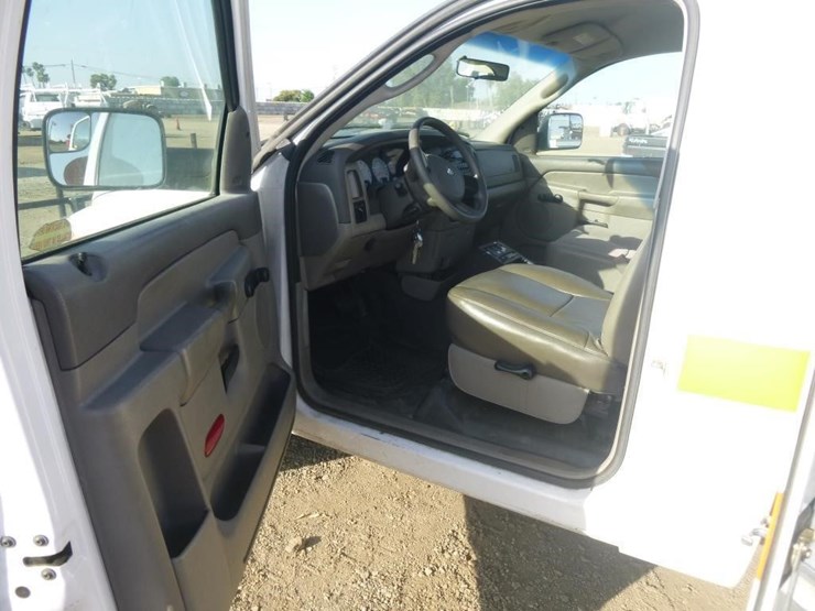 2005-dodge-ram-2500-image-8