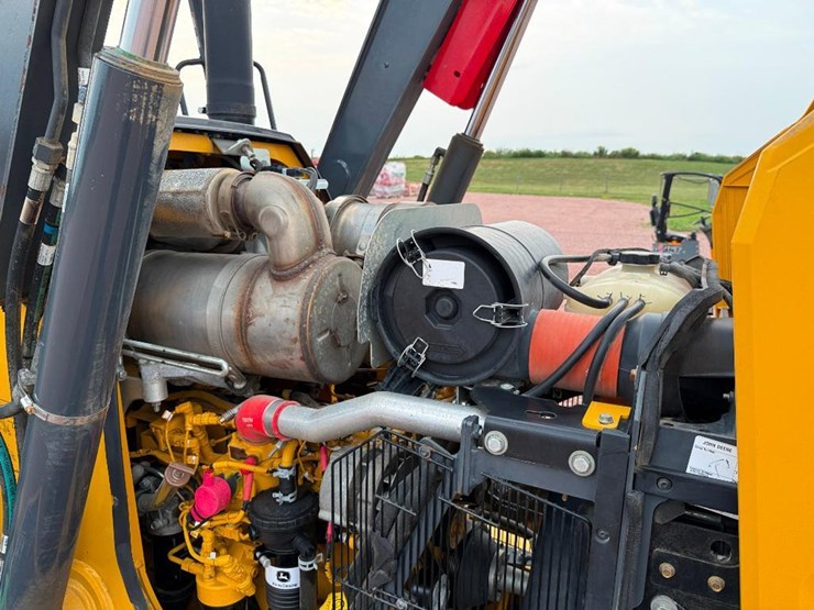 2019-deere-310sl-hl-image-48