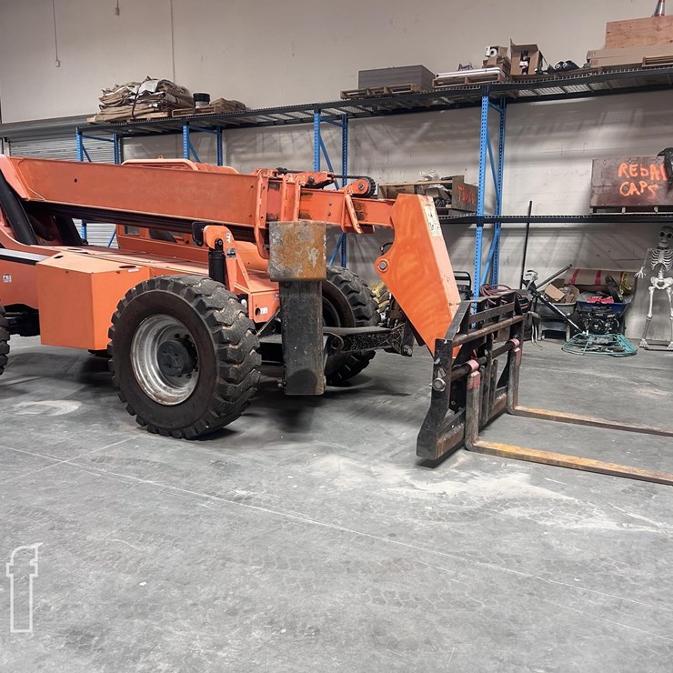 2014 SKY TRAK 10054