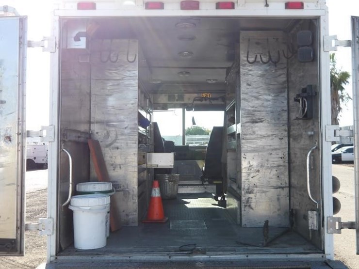2003-workhorse-p42-image-14