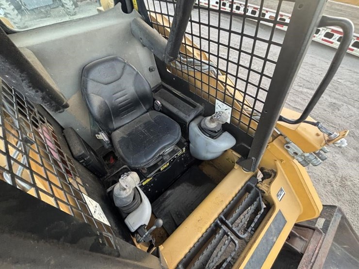 caterpillar-257b2-image-21