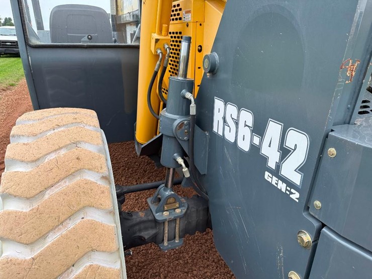 2015-gehl-rs6-42-image-15