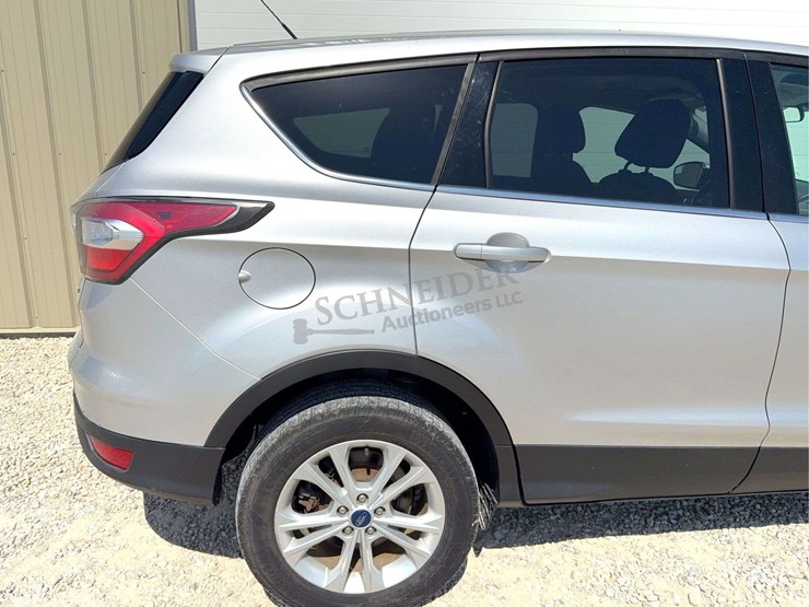 2017-ford-escape-se-image-19