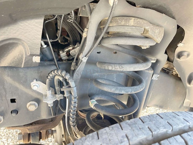 2021-ford-f350-image-42