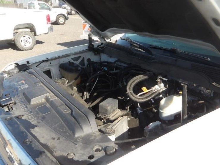 2016-chevrolet-2500-image-8