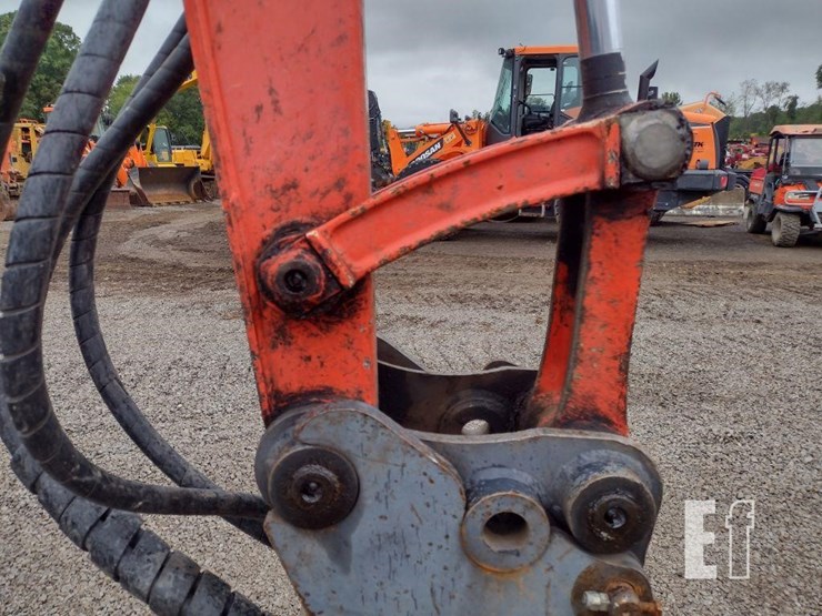 2016-kubota-kx040-4-image-24