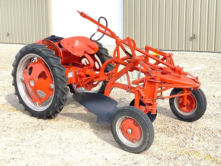 allis-chalmers-model-g-tractor-image-1