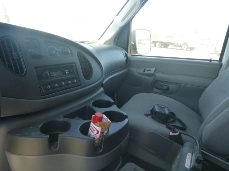 2008-ford-e350-image-11
