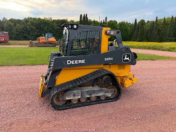 deere-325g-image-1