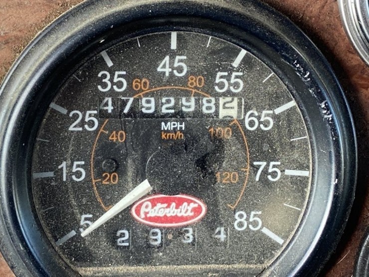 2005-peterbilt-357-image-16