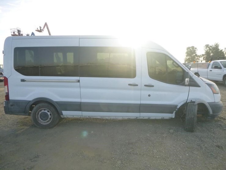 2019-ford-transit-image-13