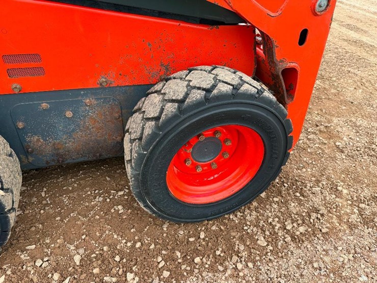 2023-kubota-ssv65-image-16