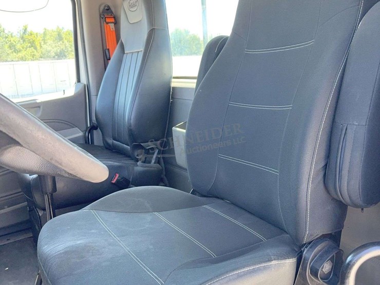 2018-peterbilt-579-image-73