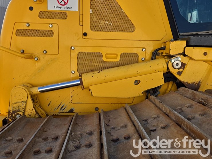 2022-komatsu-d61pxi-24-image-14