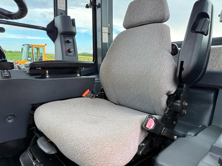 deere-624k-image-55