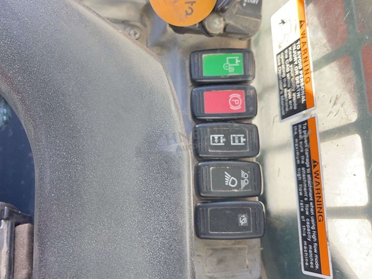 2019-kubota-svl65-2-image-30