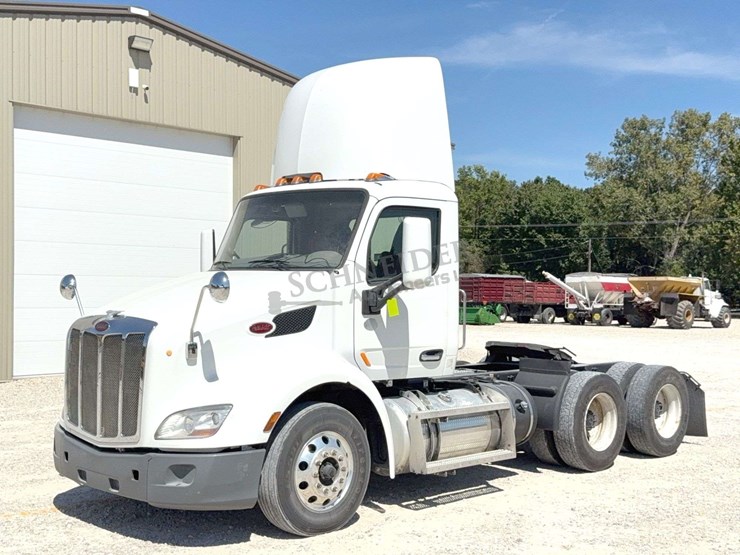 2018-peterbilt-579-image-2