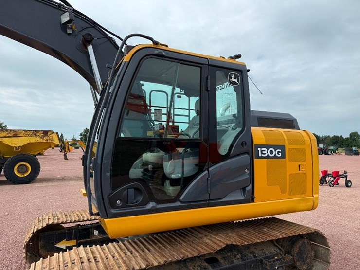 deere-130g-image-24