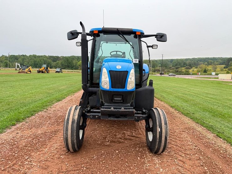 new-holland-ts130a-image-2