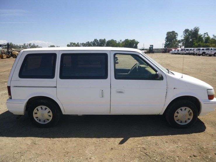 1993-dodge-caravan-image-8