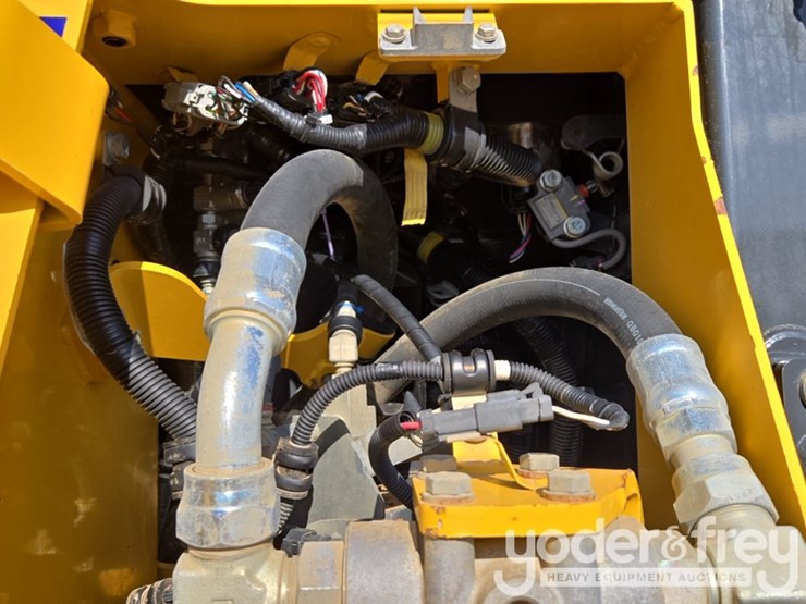 2022-komatsu-d61pxi-24-image-26