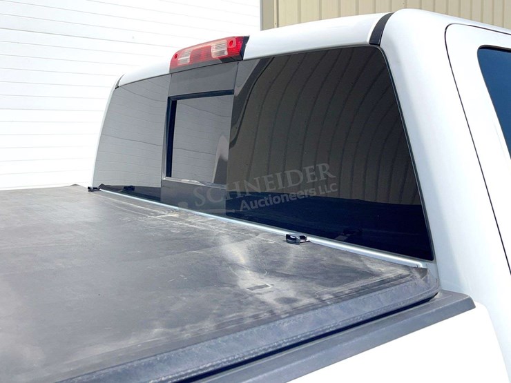 2015-chevrolet-2500hd-image-25